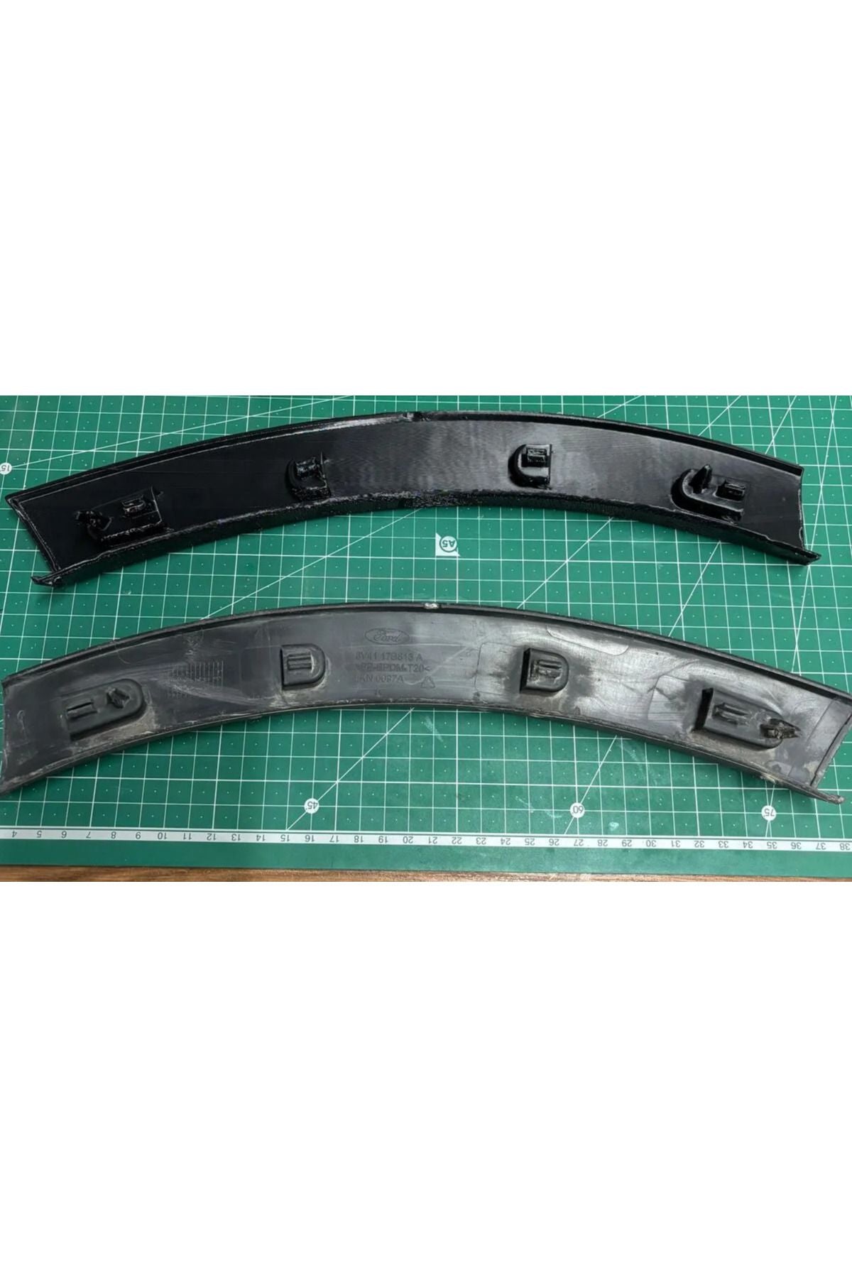 Ford Kuga Stoßfänger Kunststoff