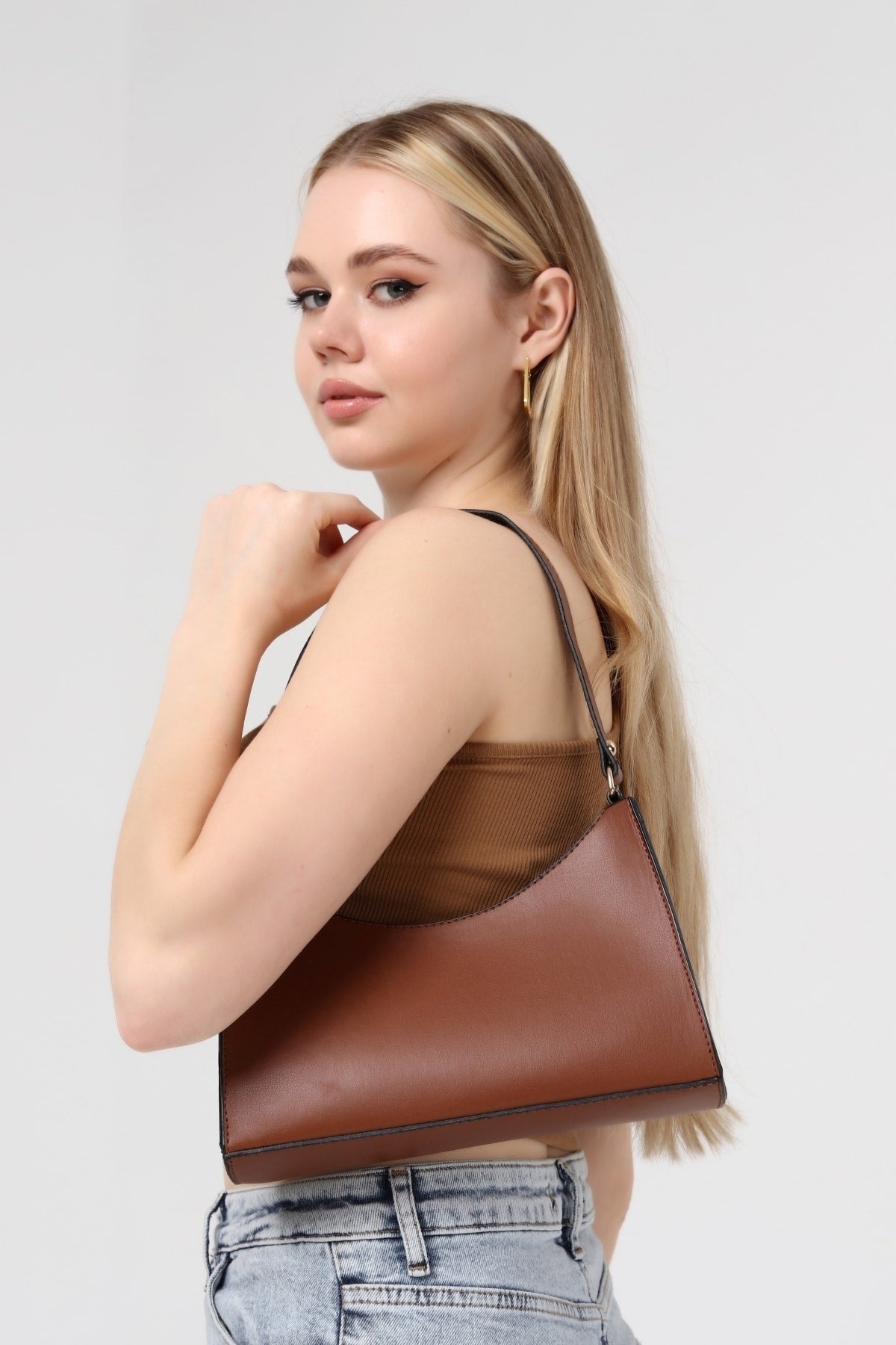 Tan Baguette Baguette Hand- und Schultertasche Gc009025