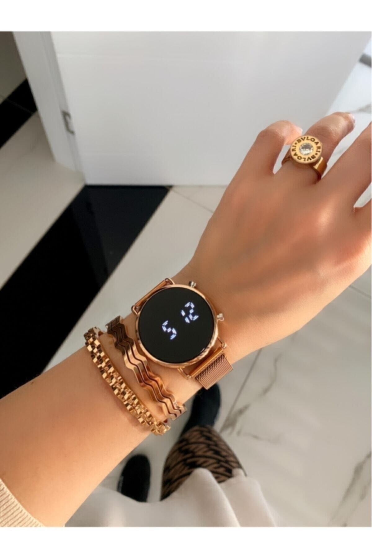 Herren- und Damen-Armbanduhr mit digitalem LED-Netzband, neues Modell