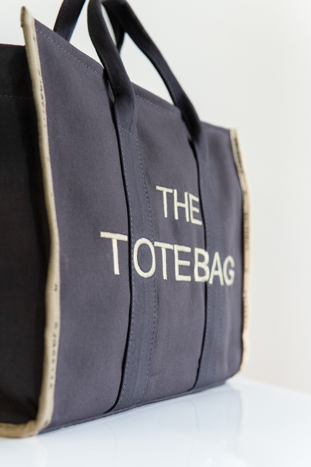 Graue Einkaufstasche aus Segeltuch mit langem Riemen für Damen, Hand- und Schultertasche