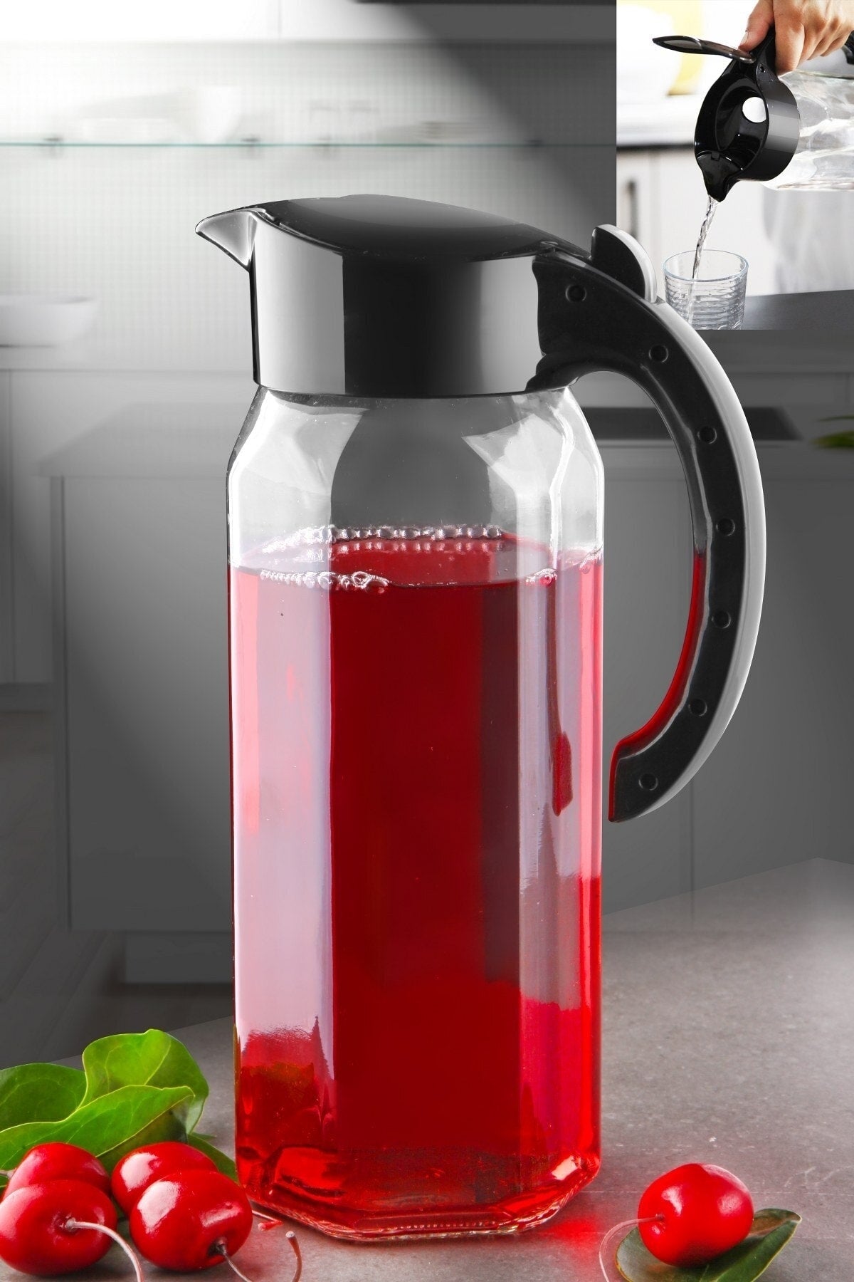 Großer Prismenglaskrug, 1500 ml – (Befüllen ohne den Deckel abzunehmen.) Sechseckige Flasche