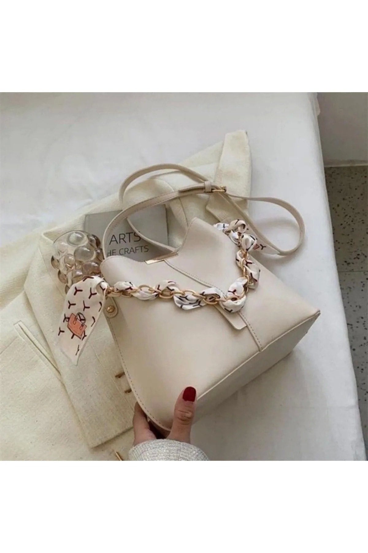 Damen Creme Schal Kette Accessoire Weiche Ledertasche Creme