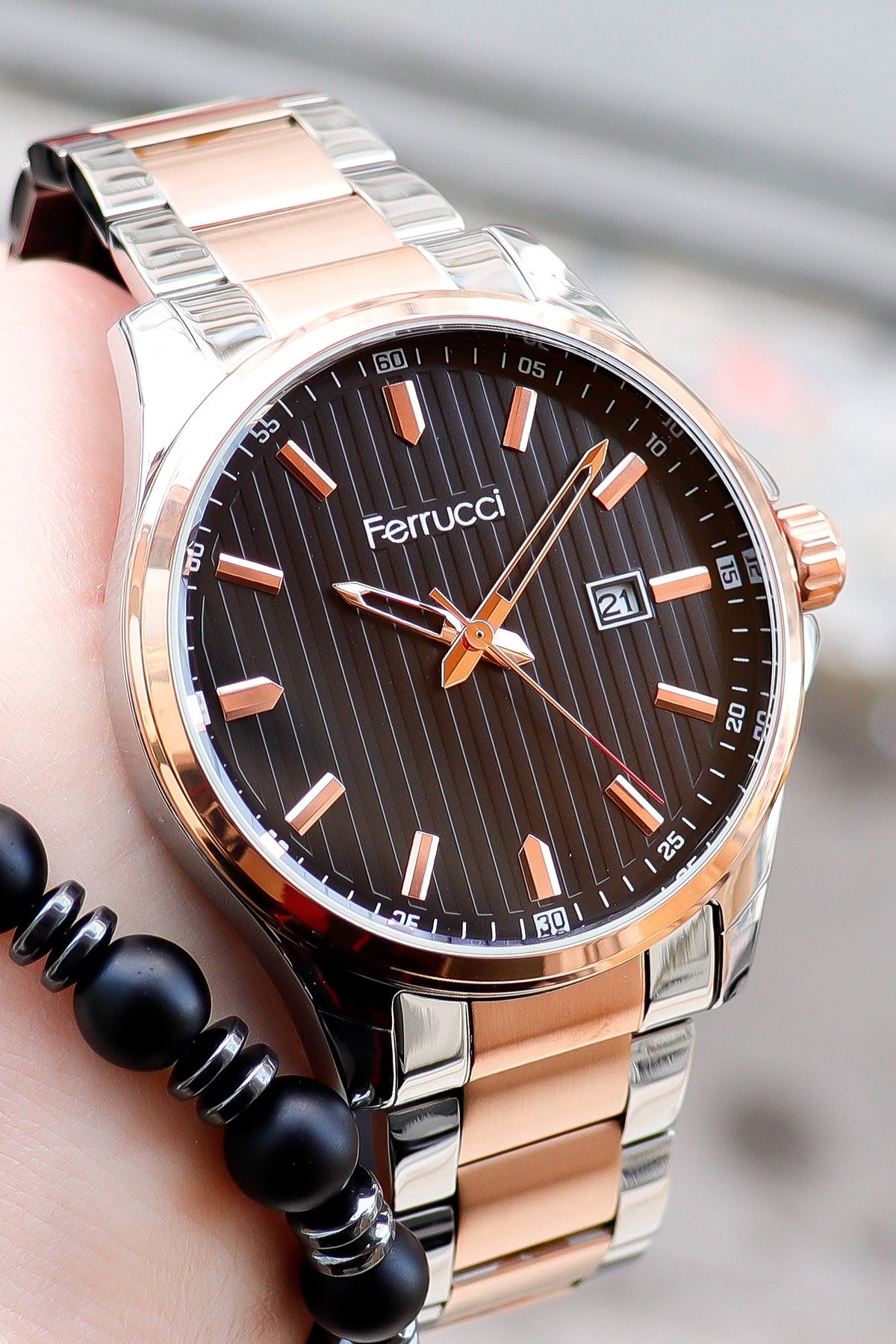 Men'S Metallic Steel Calendar Wristwatch 178038