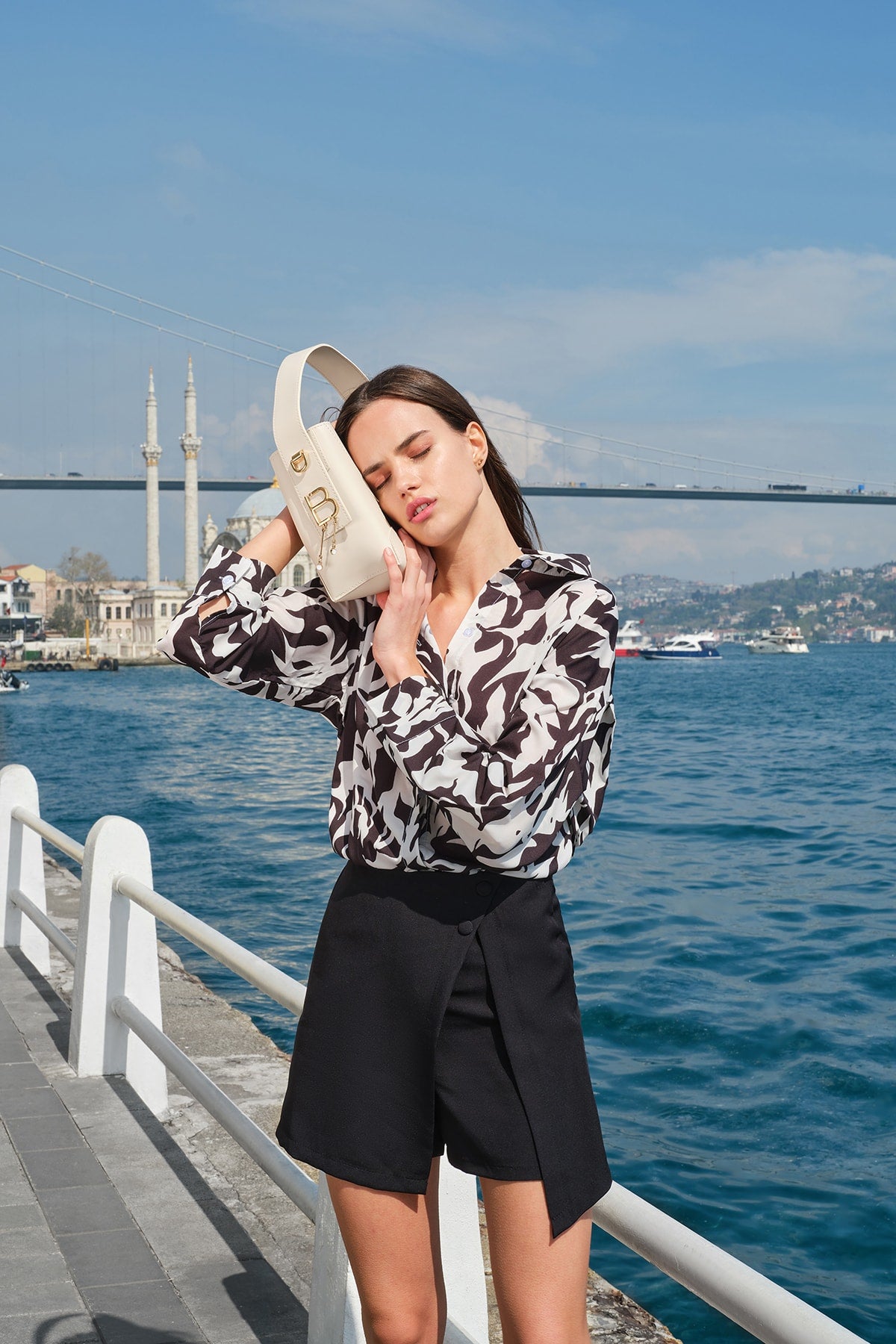 Damen Hand- und Schultertasche mit Innengeldbörse