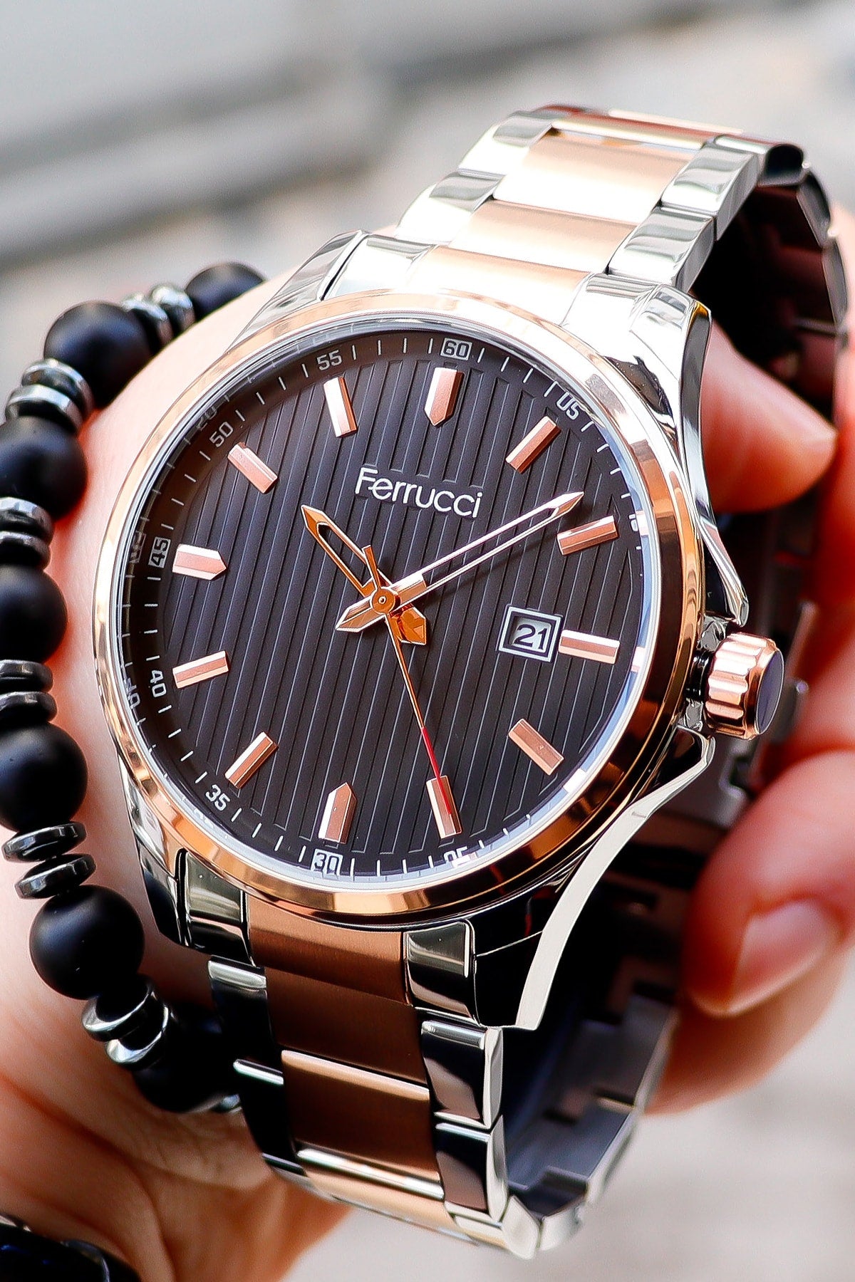 Men'S Metallic Steel Calendar Wristwatch 178038