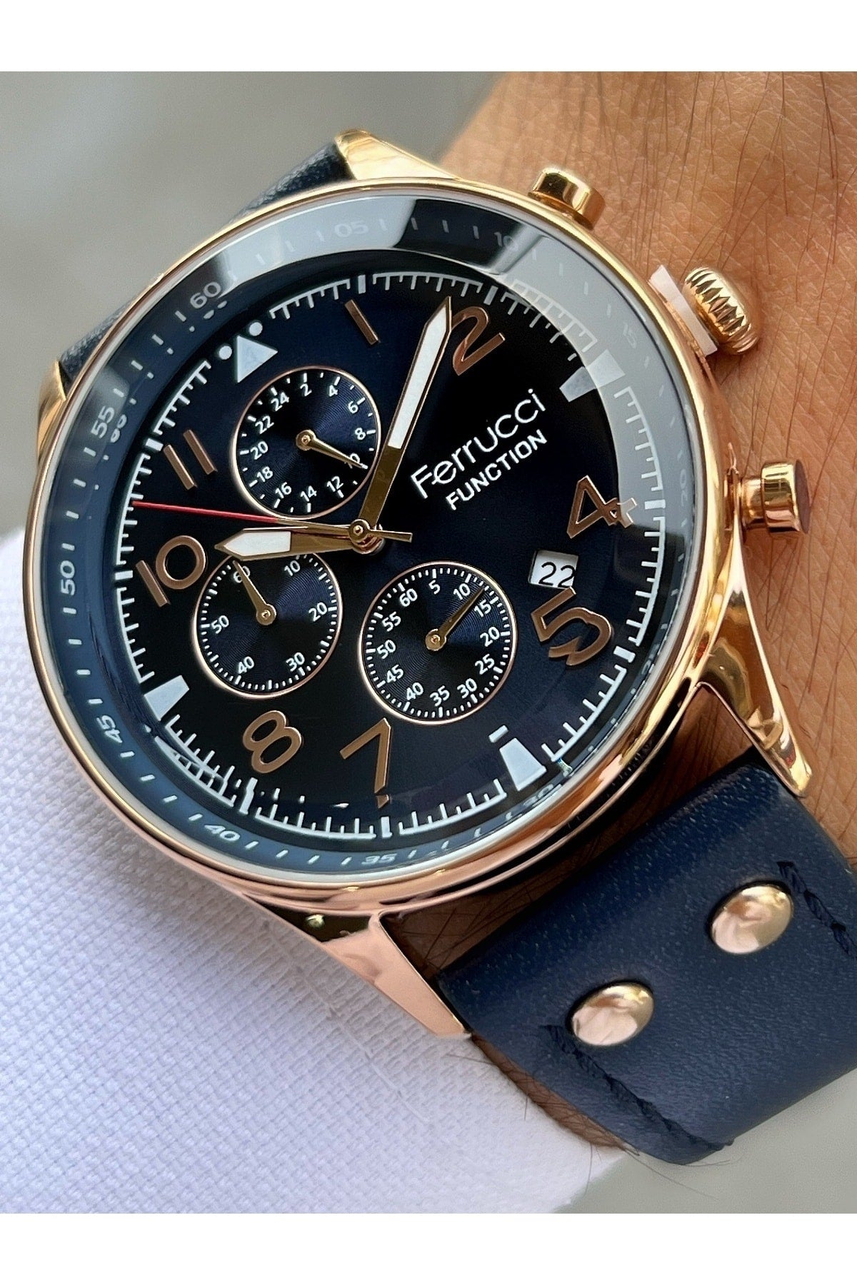 Funktionen Aktive Marineblaue Farbe 3 ATM wasserdichte Herrenarmbanduhr mit Lederband