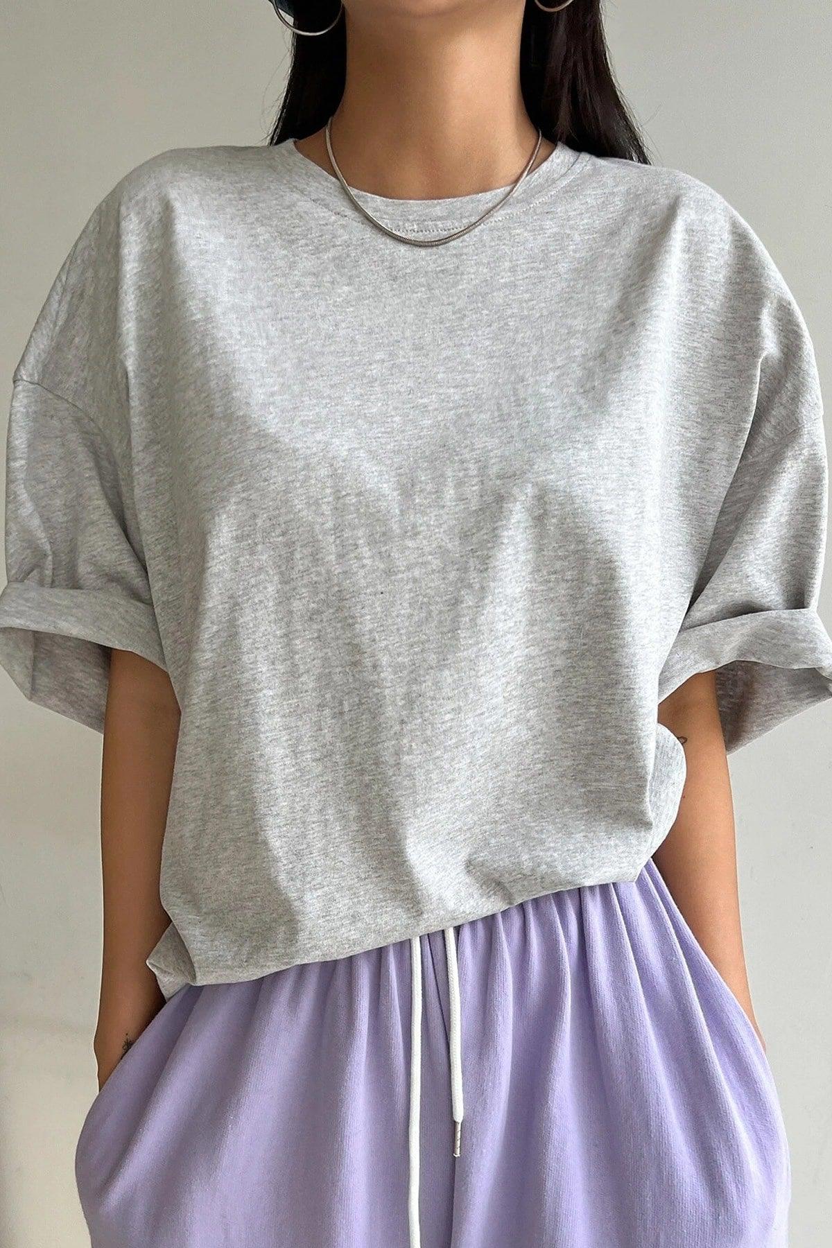 Unisex Aweasome Gray Oversize Back Printed T-shirt Tee - Swordslife