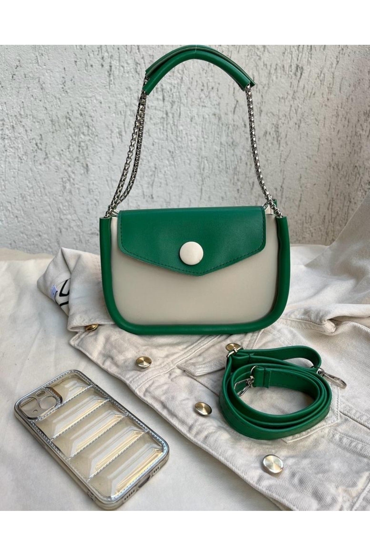 Damen Baguette-Tasche mit Kette in Grün/Creme