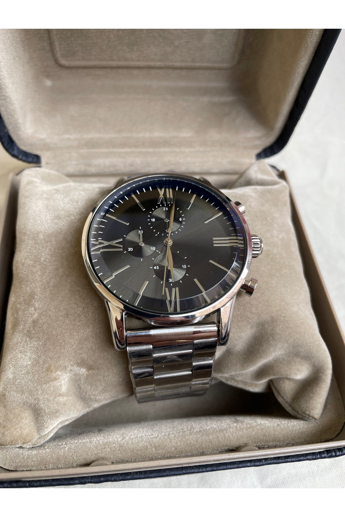 Silberfarbene Unisex-Premium-Armbanduhr