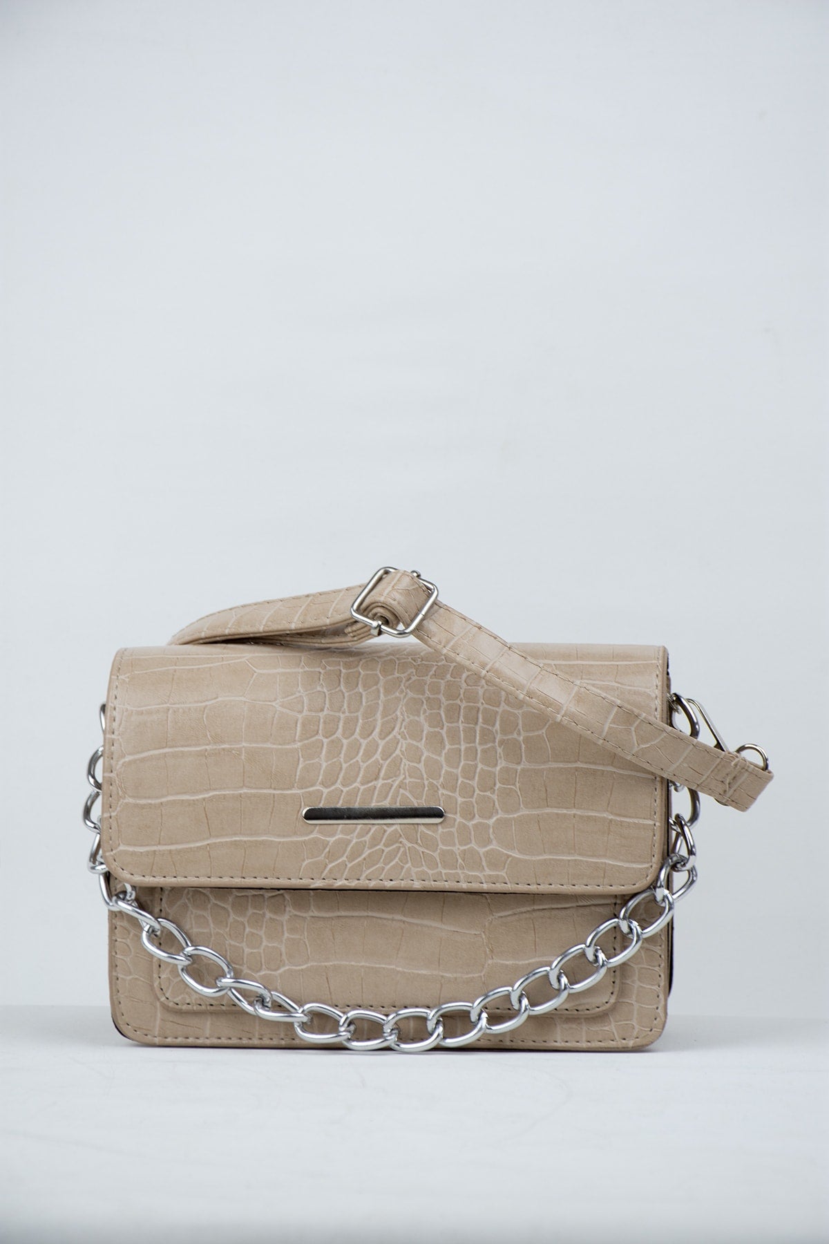 Nerz Damen Clutch Baguette mit Krokodilmuster und Kettenriemen