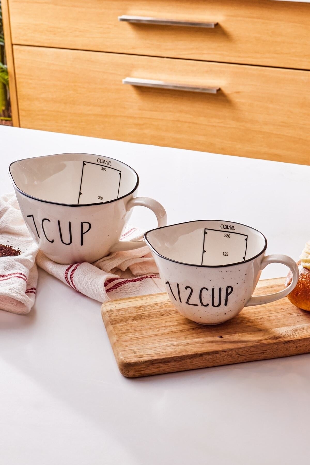 Veva 2er-Set Porzellan-Messbecher 240 ml/480 ml