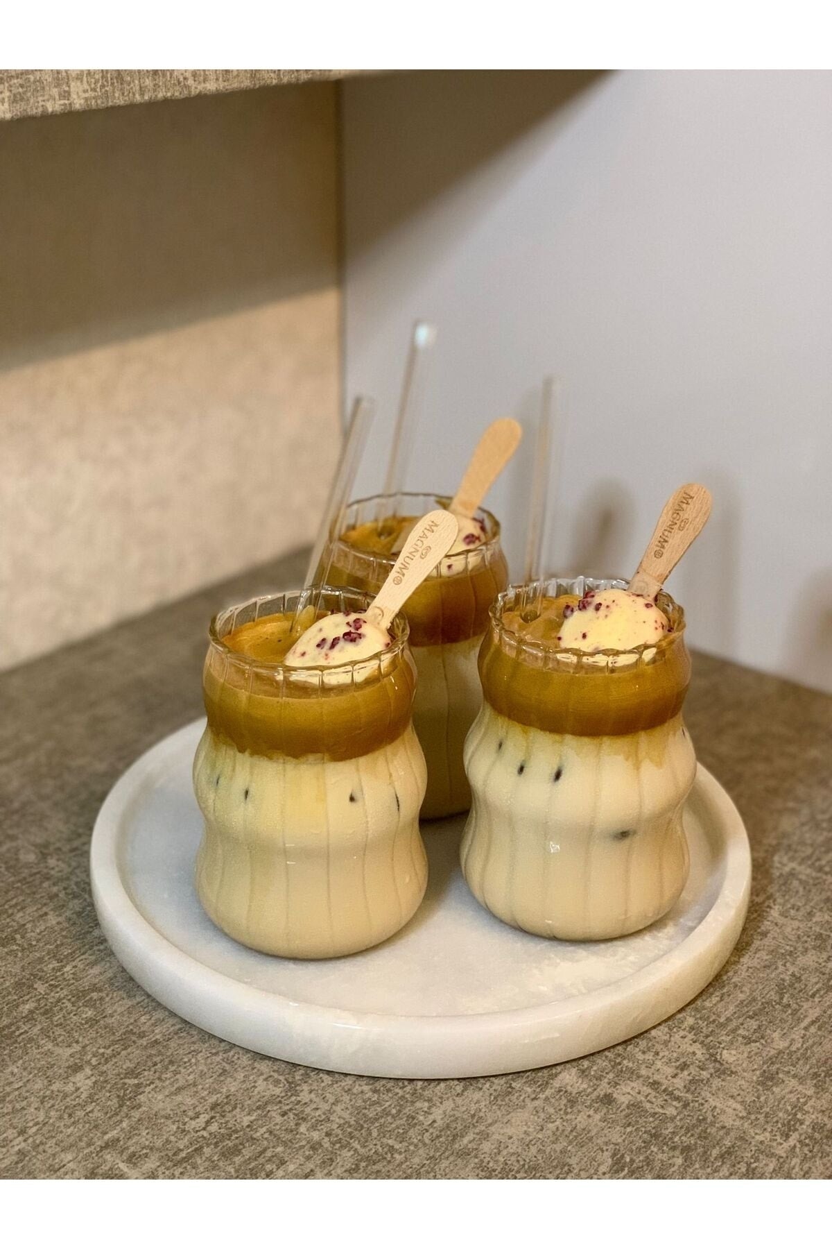 2 Stück hitzebeständige Borosilikat-Becher mit langer Schnecke | Kaffee- und Präsentationsbecher