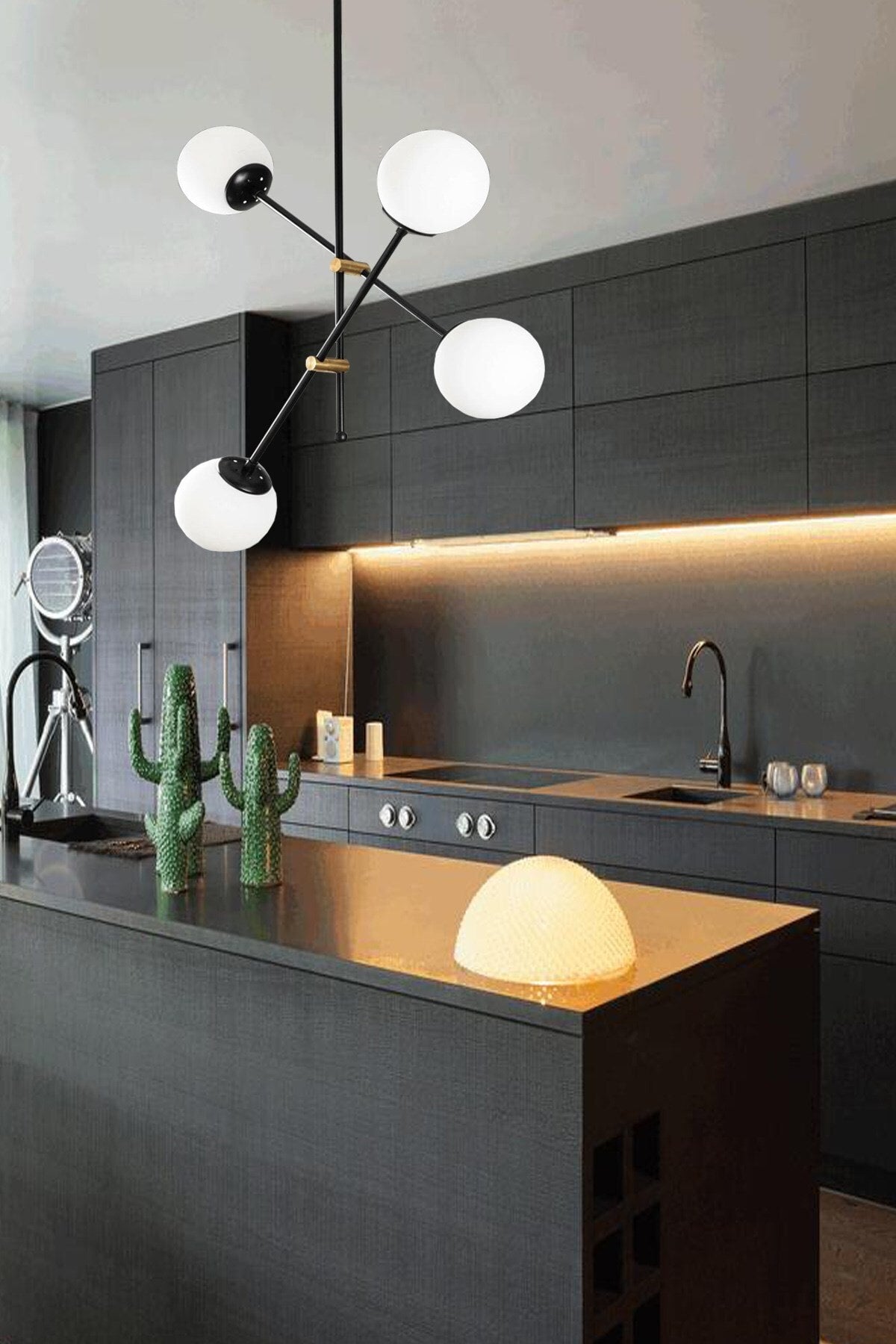 Delfina 4-teiliger schwarzer antiker Plafonier-Luxus-Kronleuchter-Glas