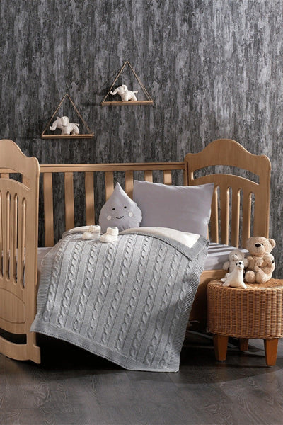 Ensemble de couchage de bébé gris gris avec des bottines de 4 pièces et une couverture de tricots 100% coton et un oreiller de poire