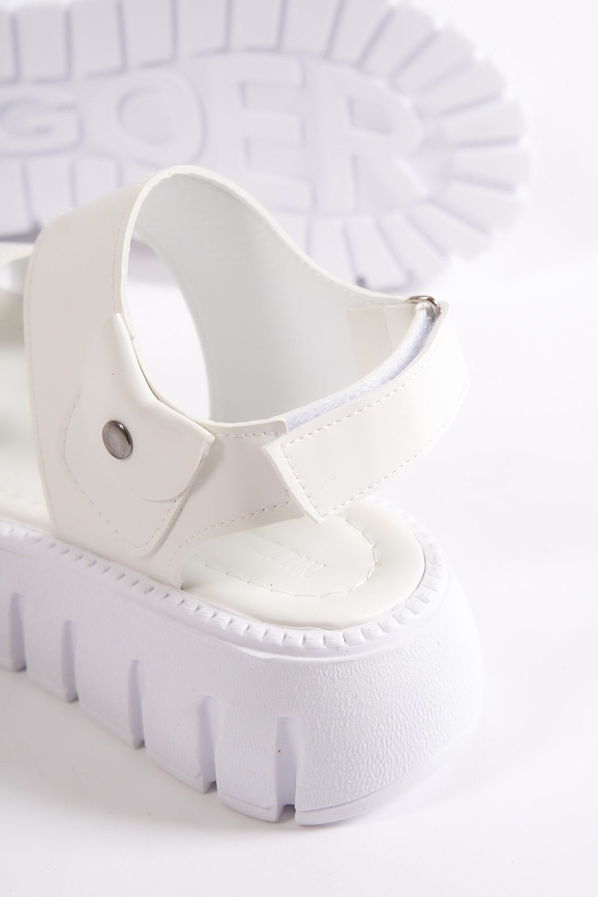 735-B White Gladiator Platform Sandals With Thick Scalloped Sole