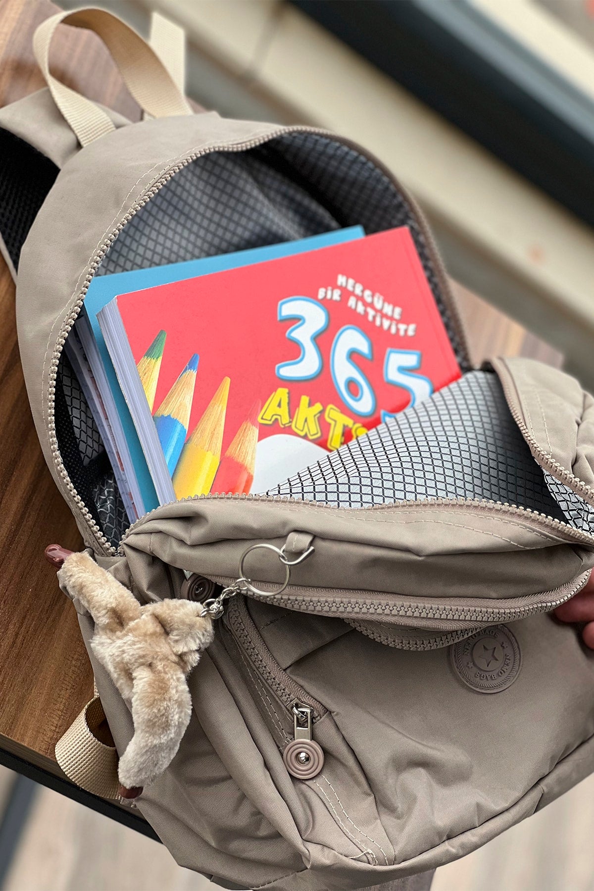 Milchkaffee-Rucksack, Crinkle-Stoff, individueller wasserdichter Klinker-Laptop-Reiserucksack