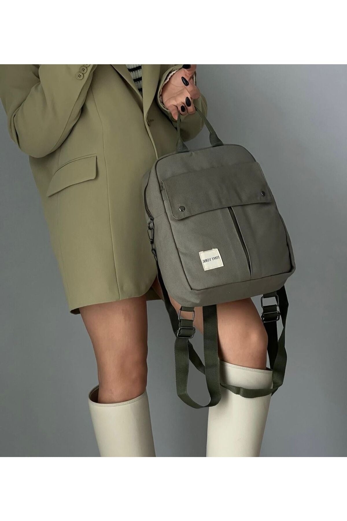 Unisex Rucksack und Armtasche aus Bio-Canvas in Khaki