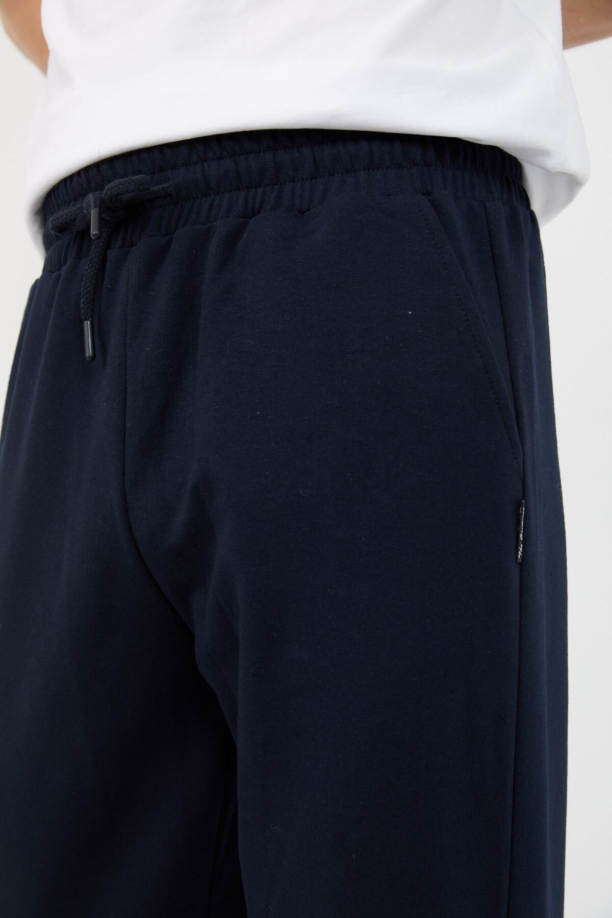 Men'S Metallic Navy Blue Straight Leg Relaxed Cut Sweatpants