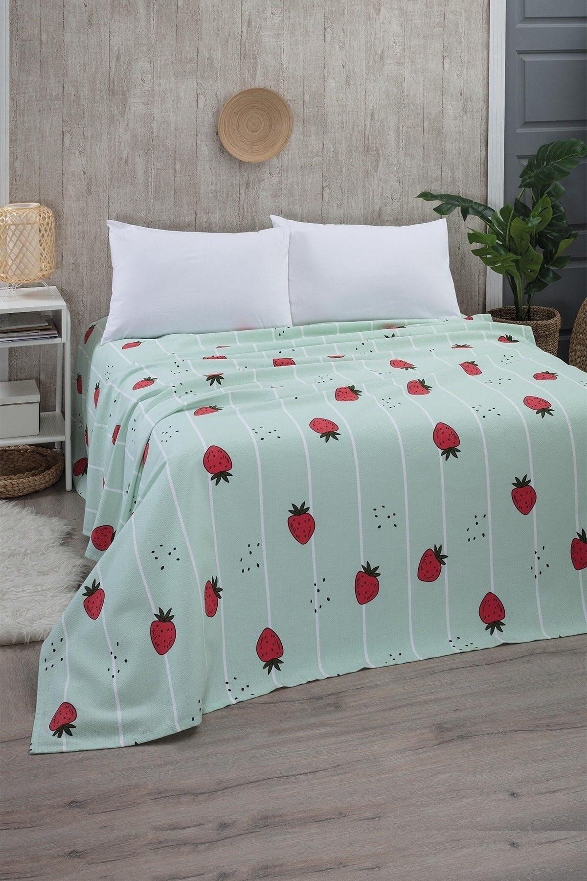 Strawberry Patterned Single Pique Bedspread 170 X 230 - Swordslife