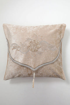 velvet jewelry pouch with lace trim and tassel detail