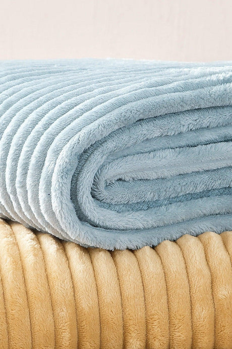 Holly Wellsoft Tv Blanket - Mint - Swordslife