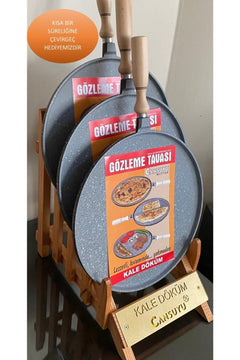 Non-stick granite-coated aluminum pancake pan with removable handle