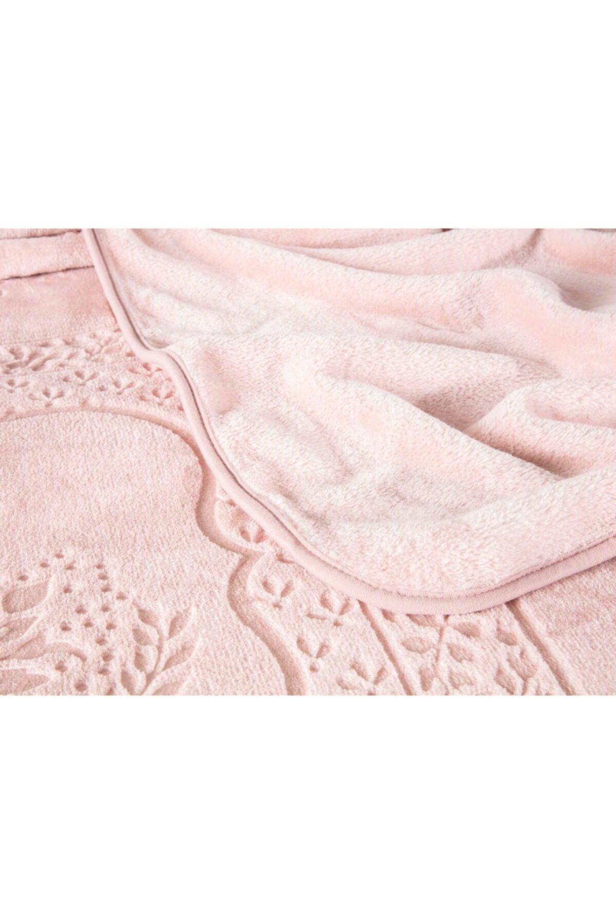 Rochelle Mink Emboss Blanket - Swordslife