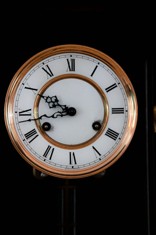 The Art of Restoring Vintage Wall Clocks