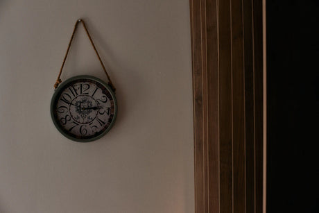 The Chic Influence of Wall Clocks in Home Decor
