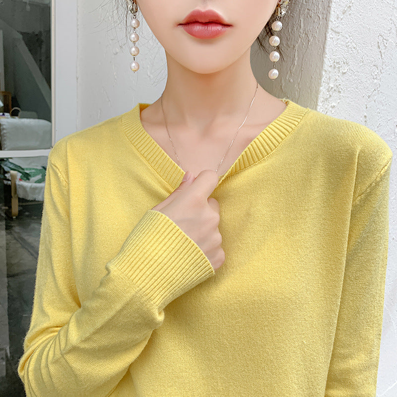 Womens Long-sleeve Knitted Pullover with a Crew Neck Lightweight Sweater Top