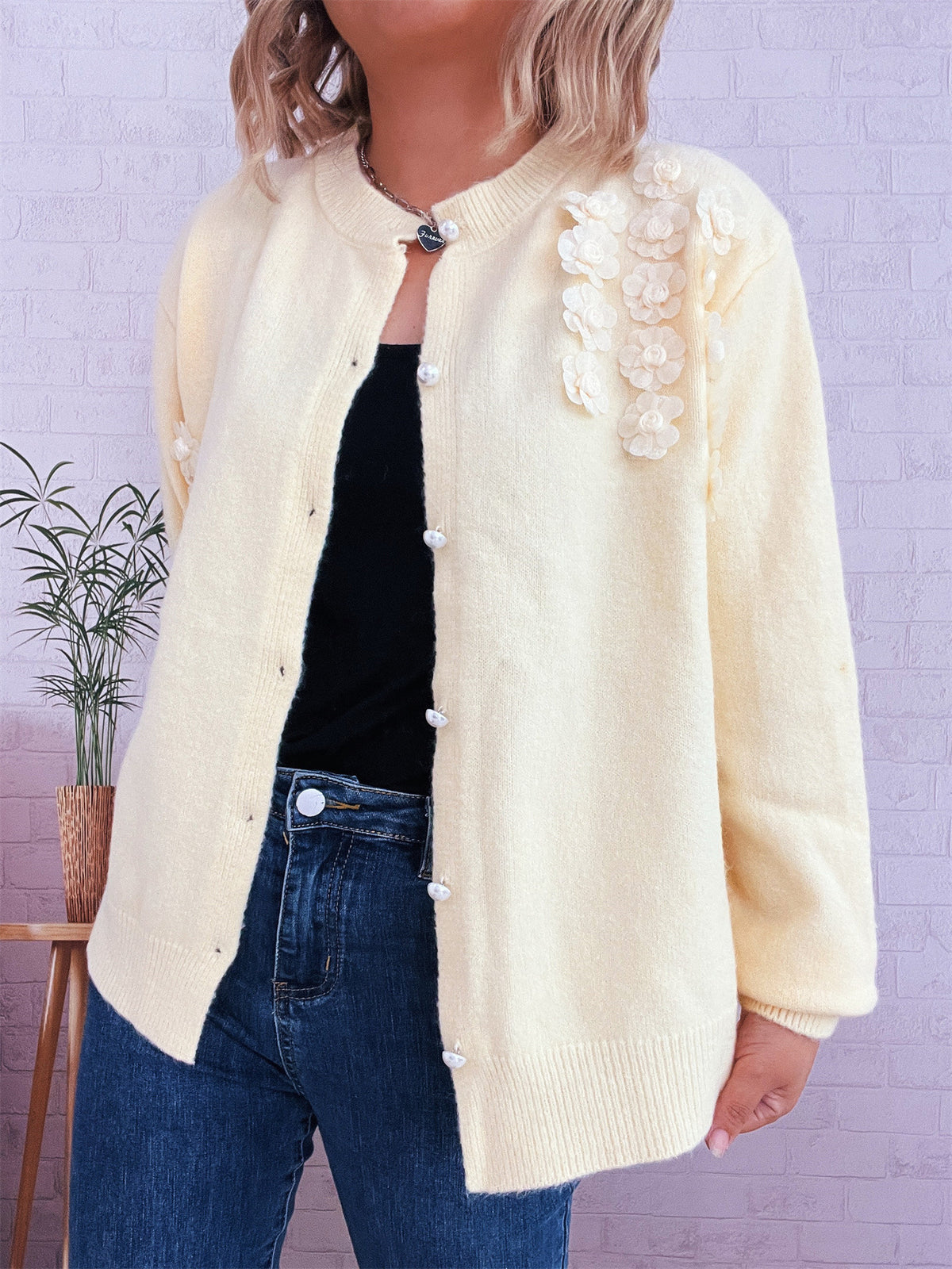 Knitted Button Three-dimensional Flower Decorative Knitted Sweater