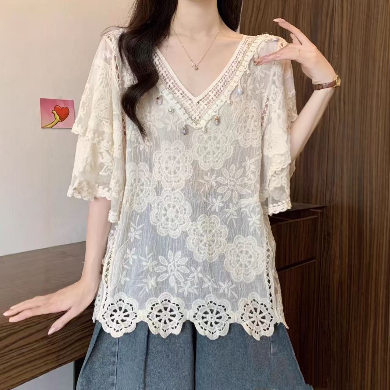 Elegant Embroidered Lace Shirt – Short Sleeve, Cotton, One‑Size Fits All