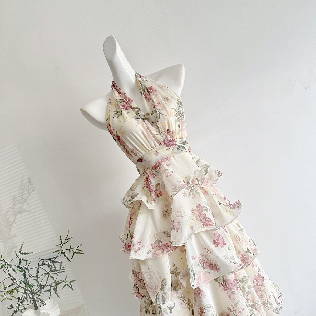 Womens Printed Halter-neck Chiffon Tiered Dress