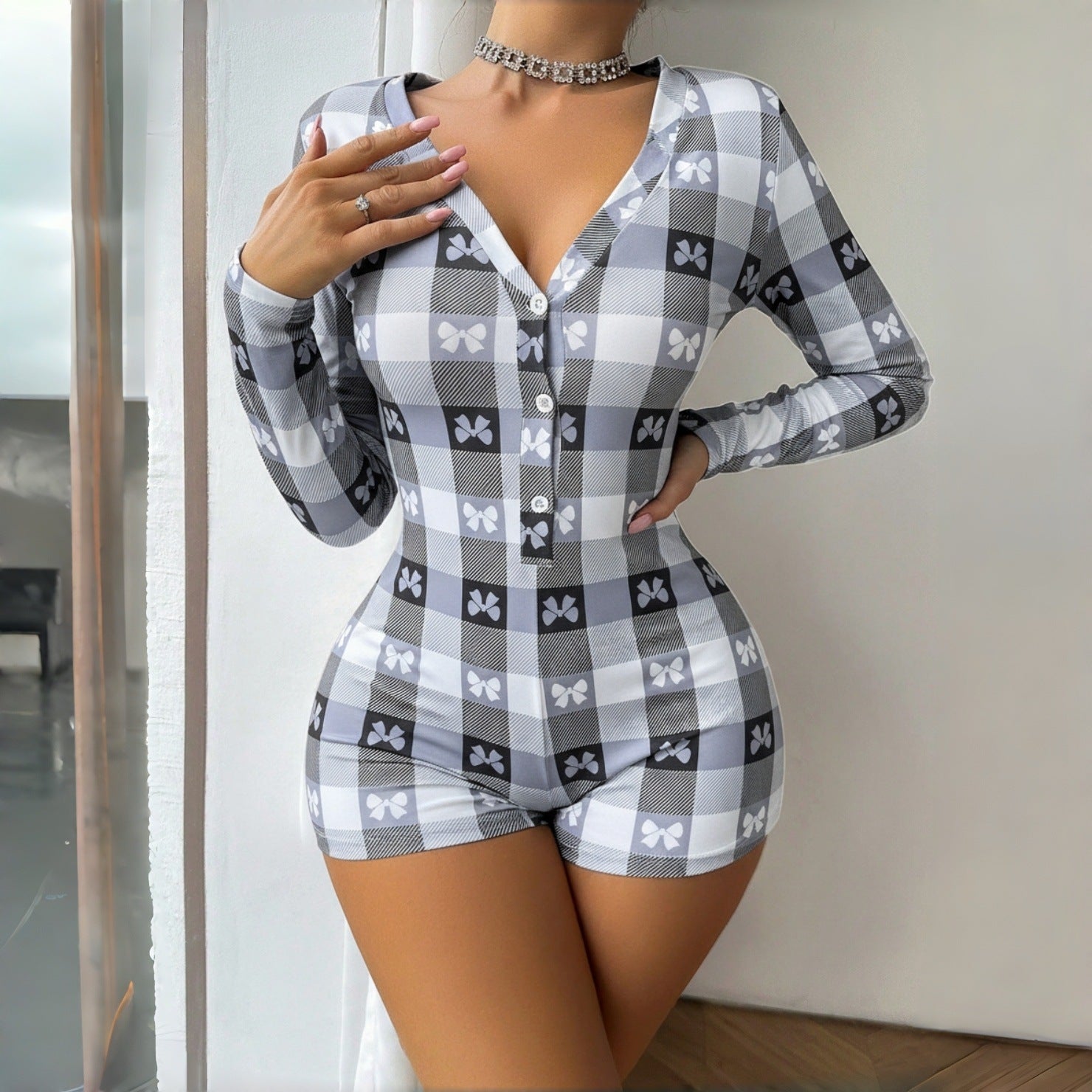 Chic V-Neck Slim-Fit Leopard & Plaid Bodysuit