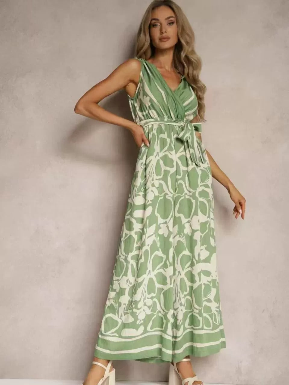 Chic V-Neck Printed Sleeveless Jumpsuit for Women