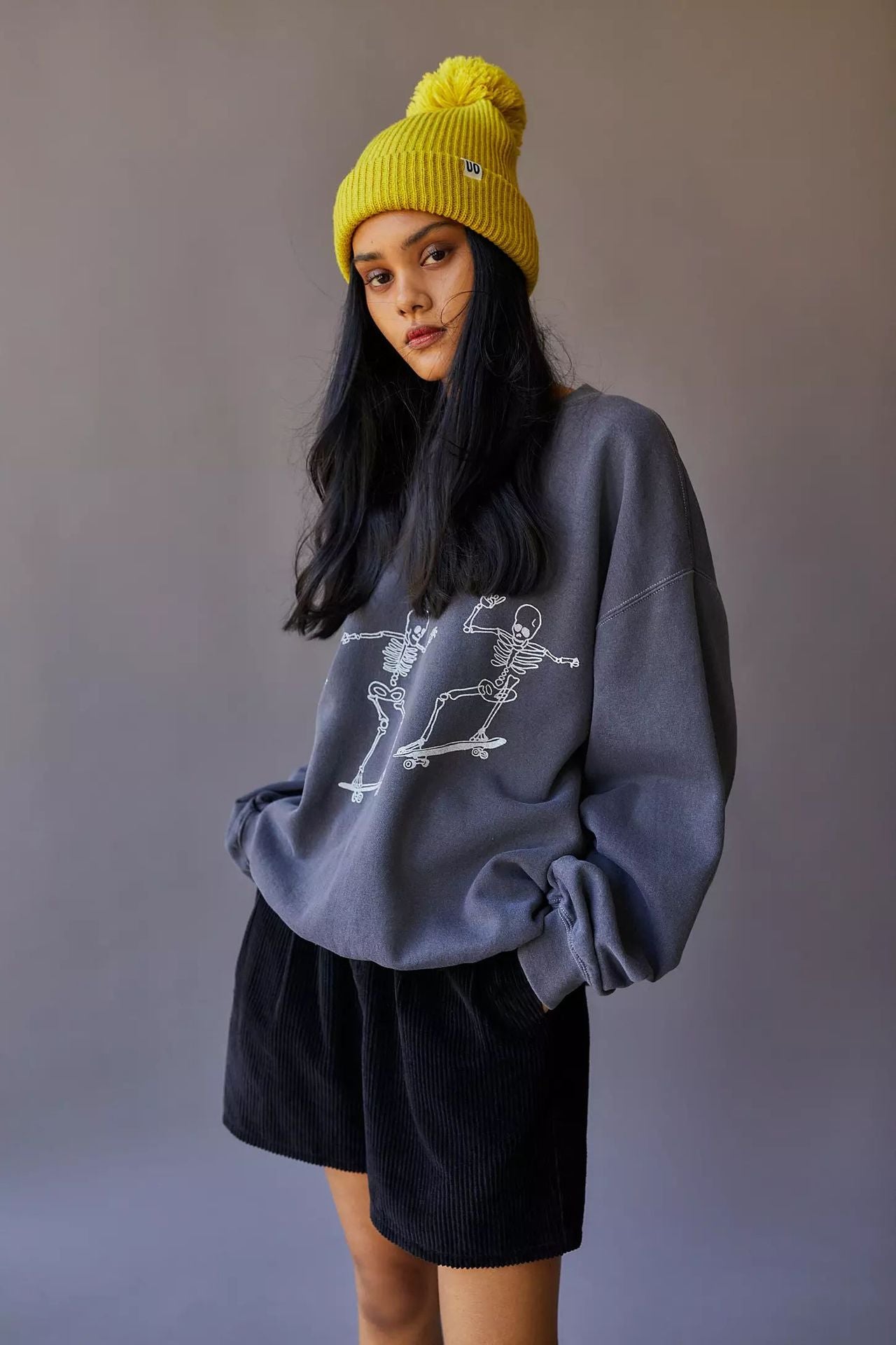 Women's Skull Skateboard Graphic Loose Long Sleeve Sweatshirt