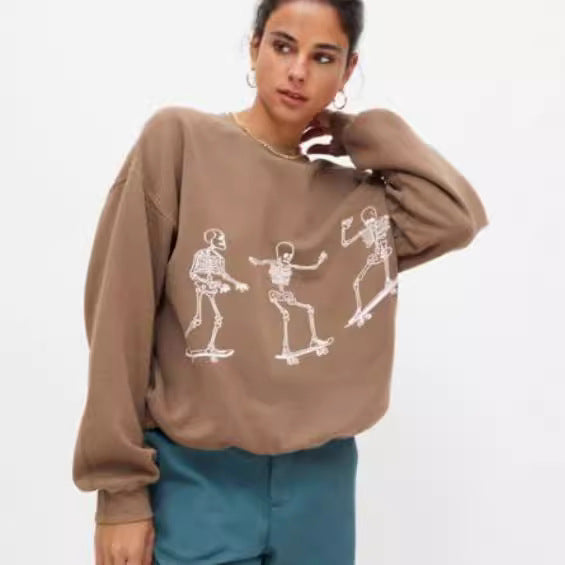 Women's Skull Skateboard Graphic Loose Long Sleeve Sweatshirt
