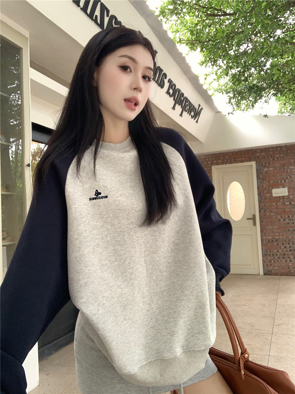 Contrast Letter Embroidered Loose Long Sleeve Top