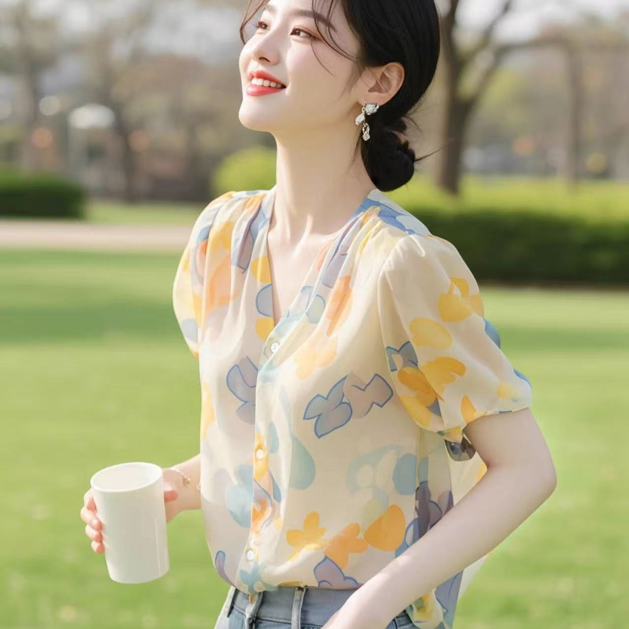 Floral Chiffon Short‑Sleeve Shirt – Elegant Urban Casual Top