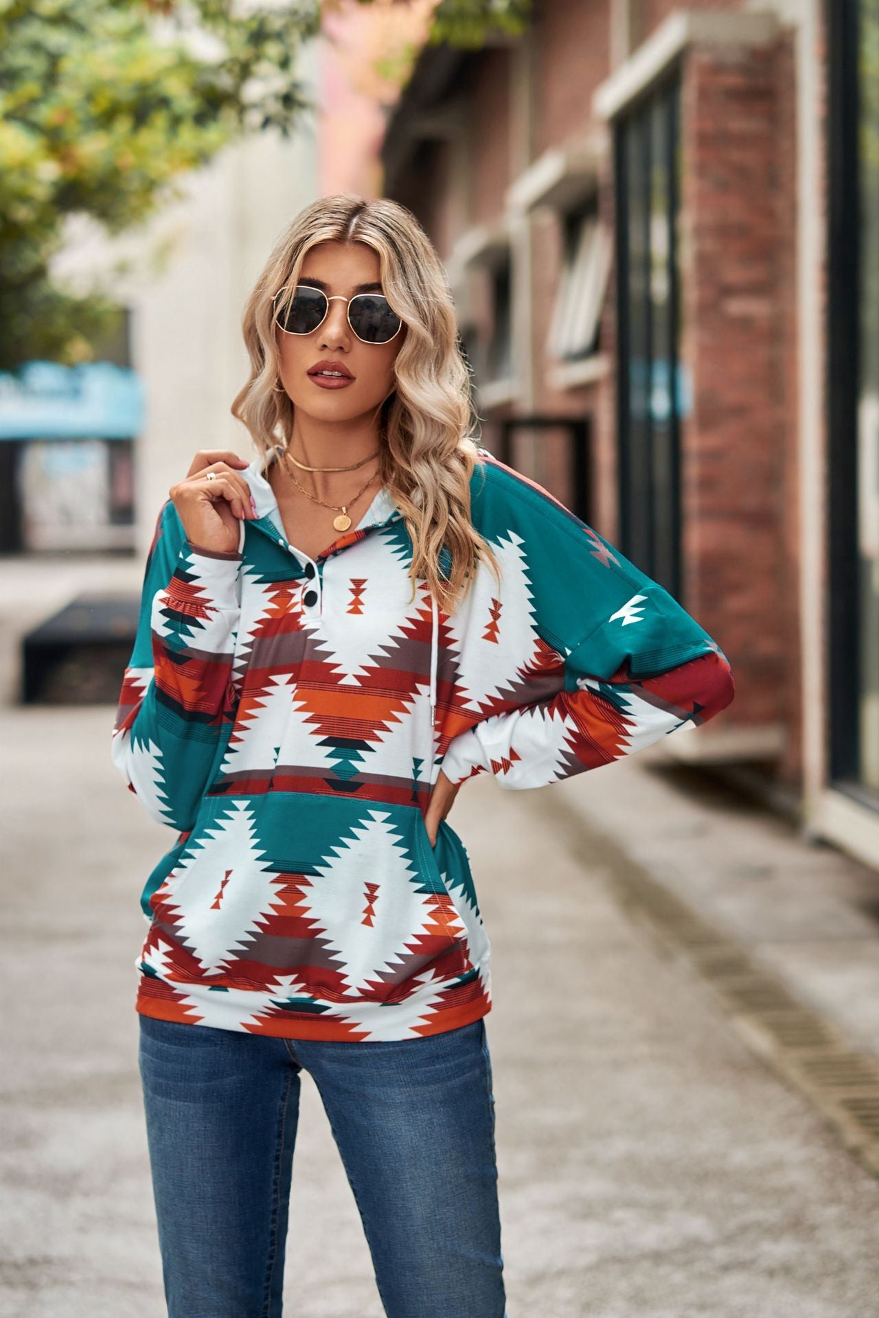 Geometric Pattern Long Sleeve Hooded Pocket Sweatshirt