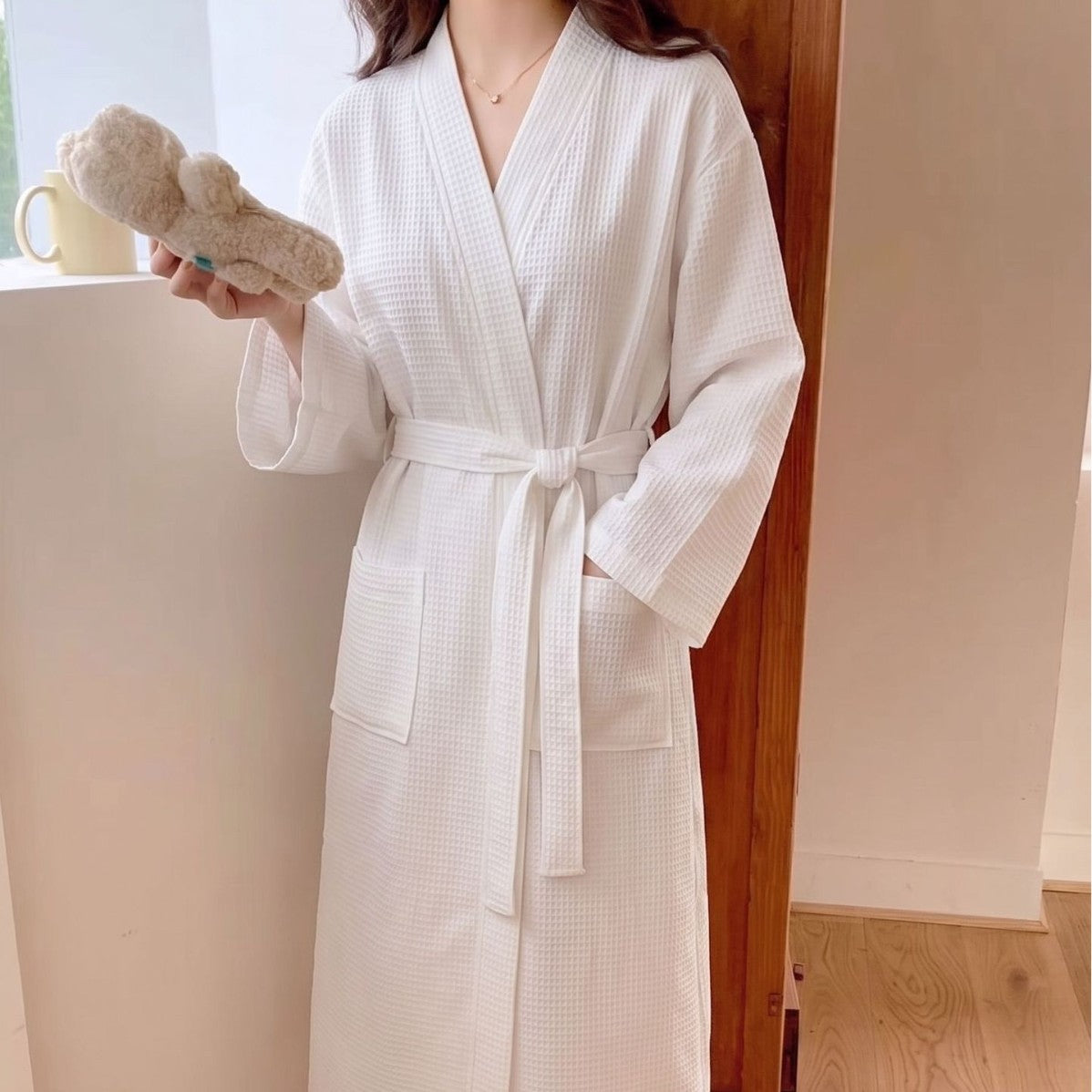 Simple Mid-length Solid-color Bathrobe for Women