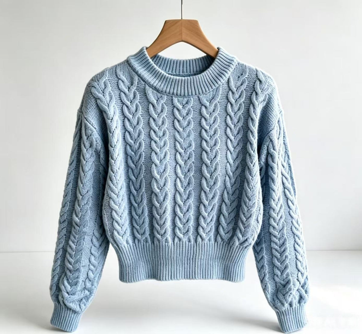 Cable-knit Waist-cinching Cropped Sweater for Women
