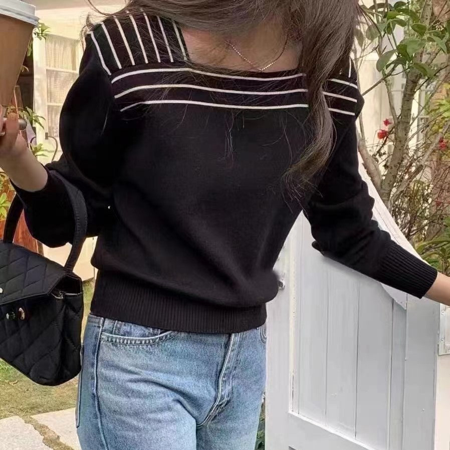 Western-style Sweater for Layering As an Undershirt