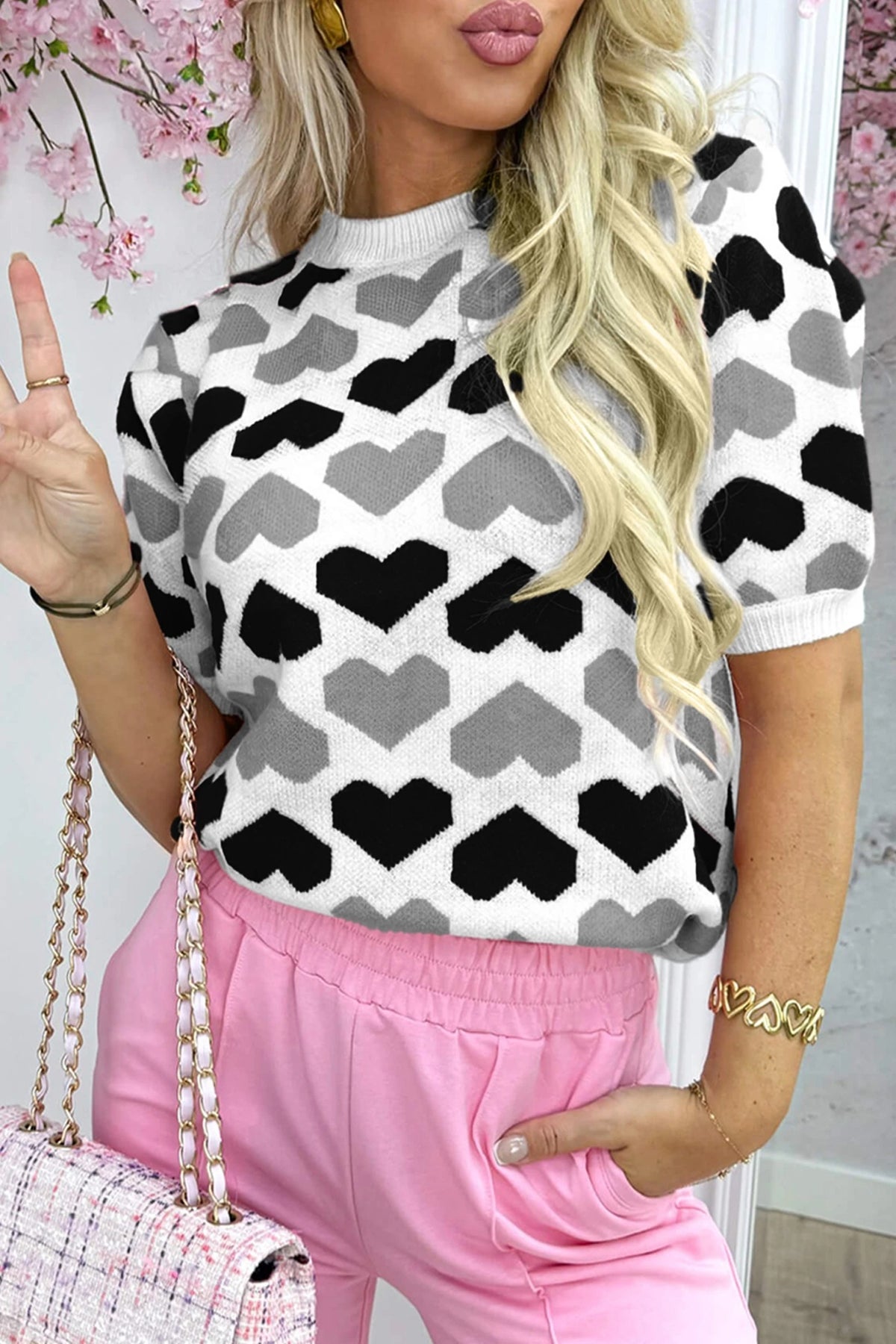 Valentines Day Crew-neck Short-sleeve Sweater with a Two-tone Heart Print