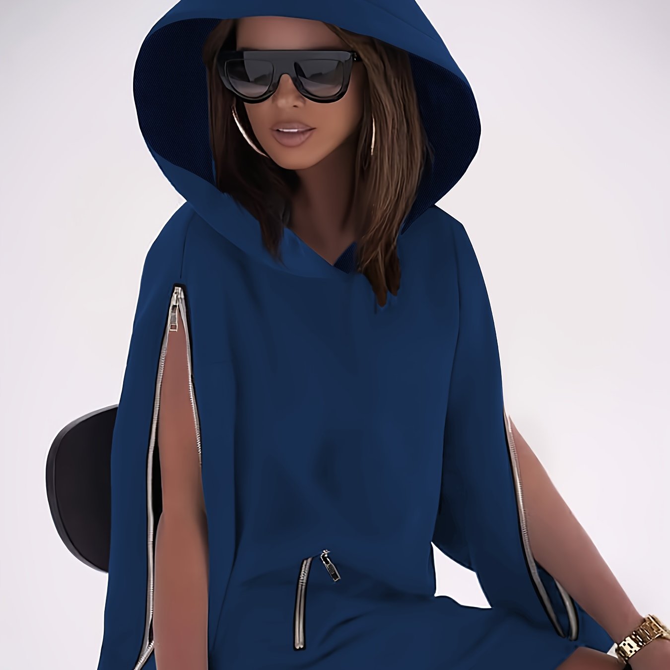 Plus Size Hooded Sweatshirt with Zipper and Pocket Details in Black
