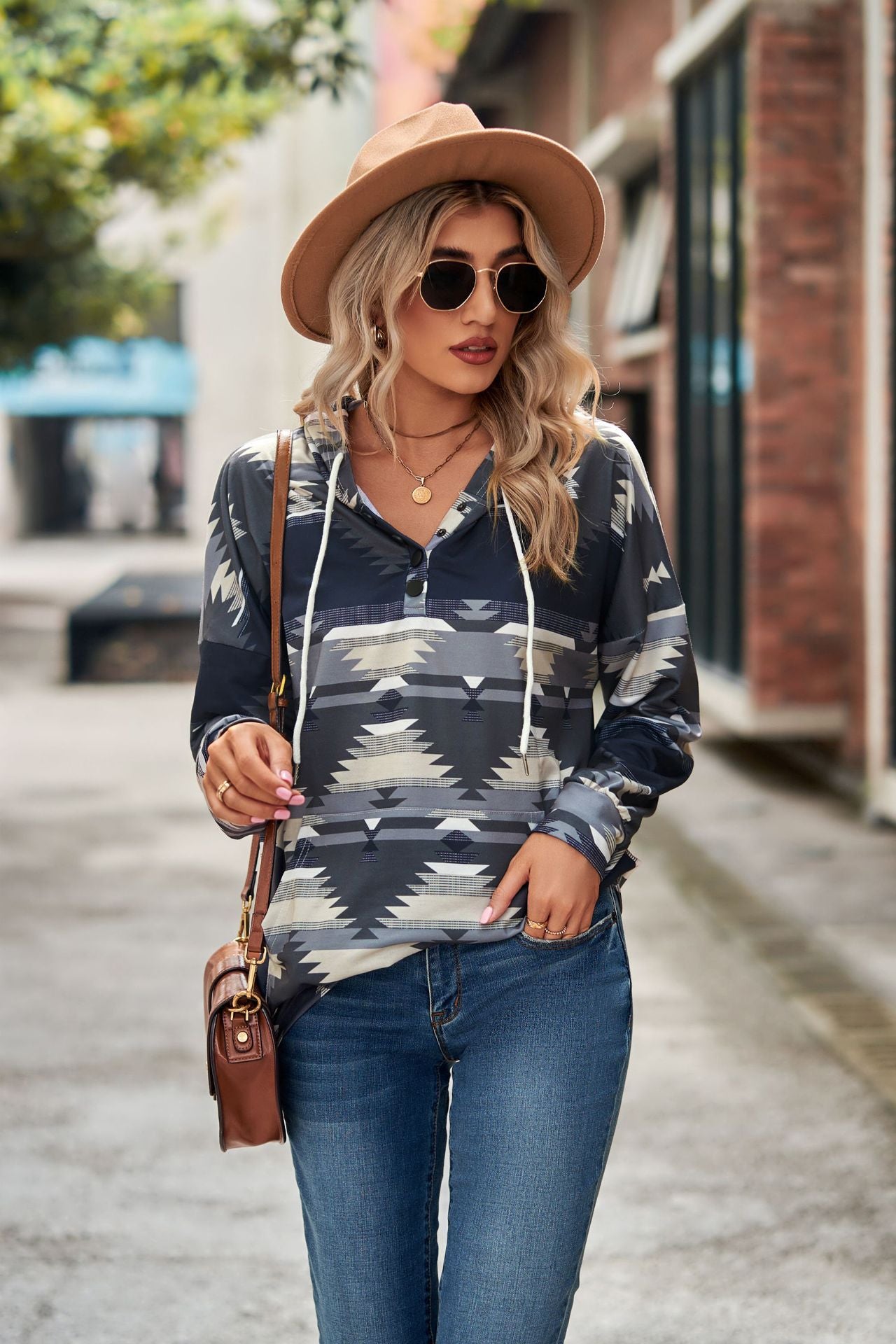 Geometric Pattern Long Sleeve Hooded Pocket Sweatshirt