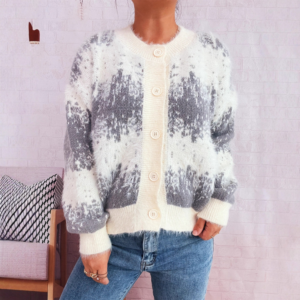 Color-changing Contrast Color Jacquard Single-breasted Casual Sweater
