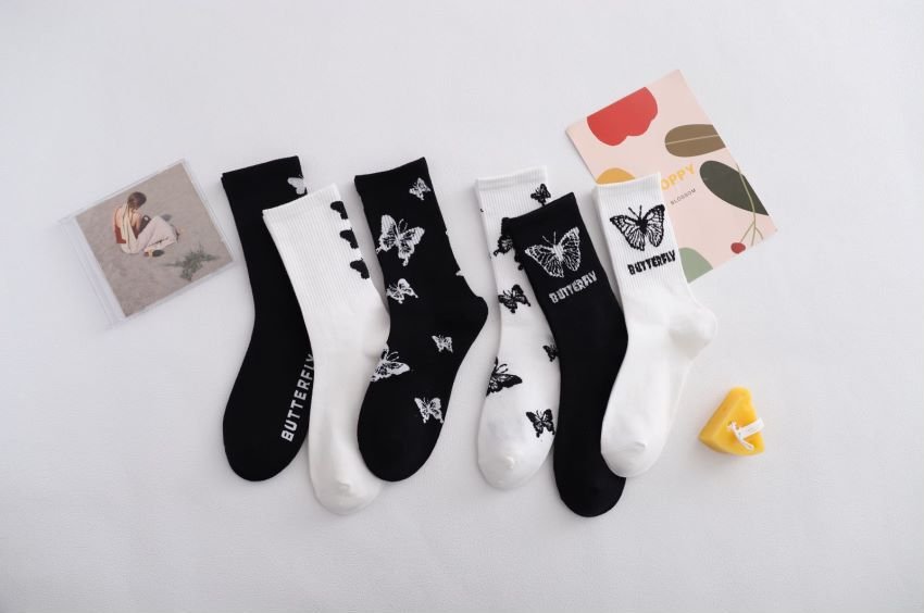 Butterfly Socks for Women - Casual Mid-Tube Style