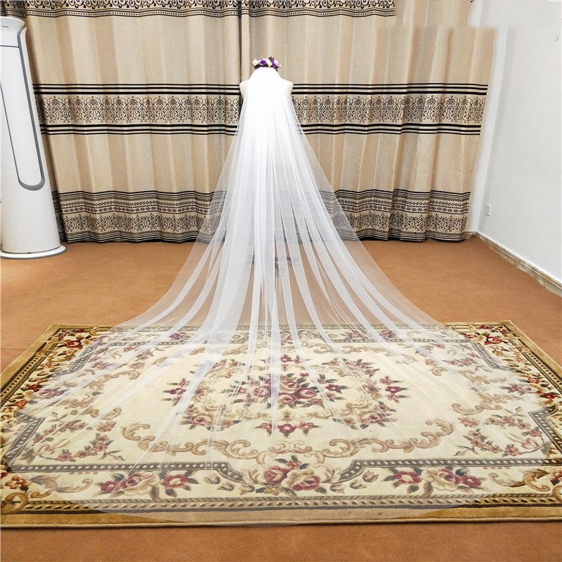 Elegant White Cathedral Veil for Spring Wedding