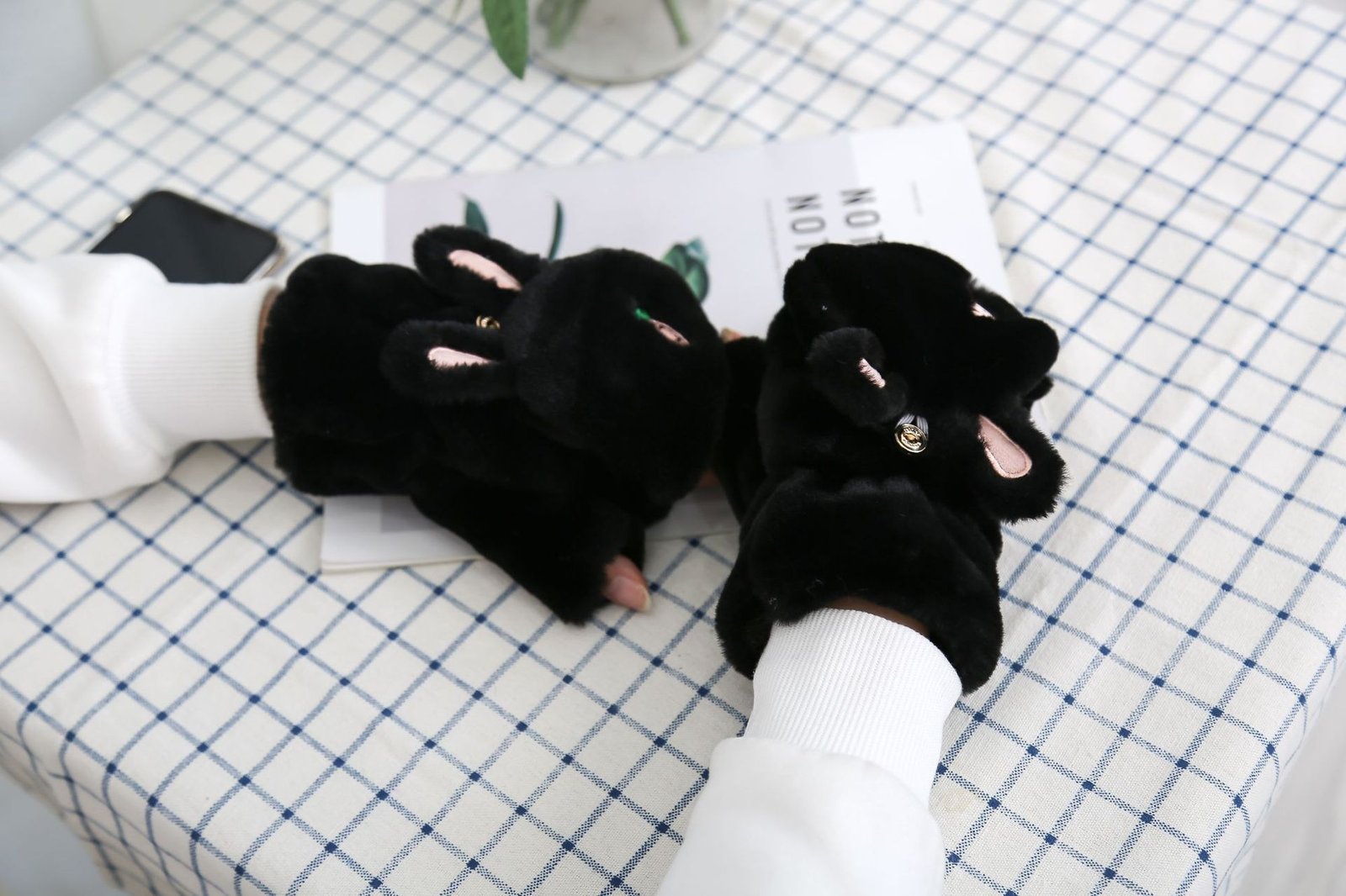 Stay Warm & Cozy Women's Gloves